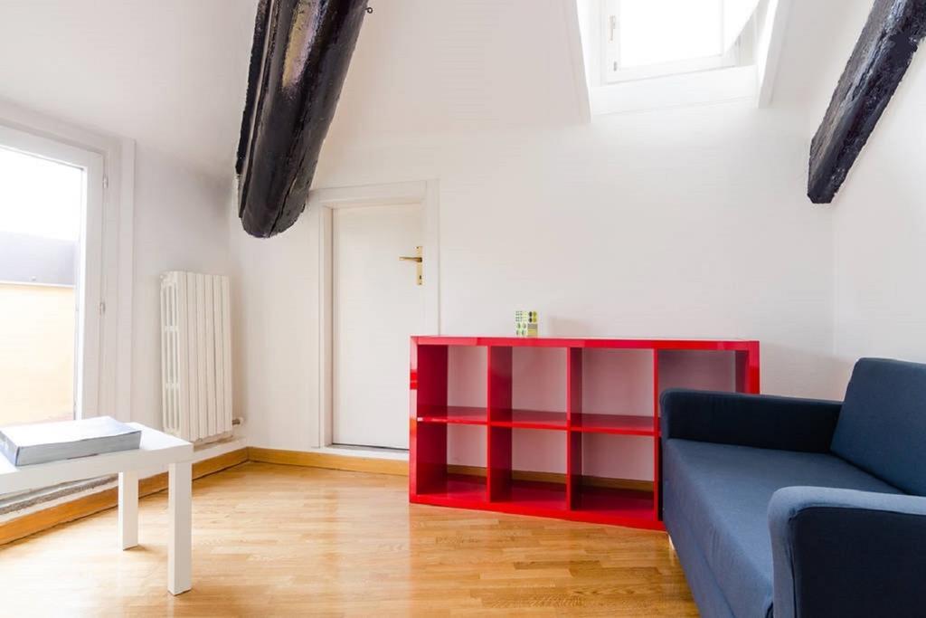 V12 Design Apartments ميلان الغرفة الصورة