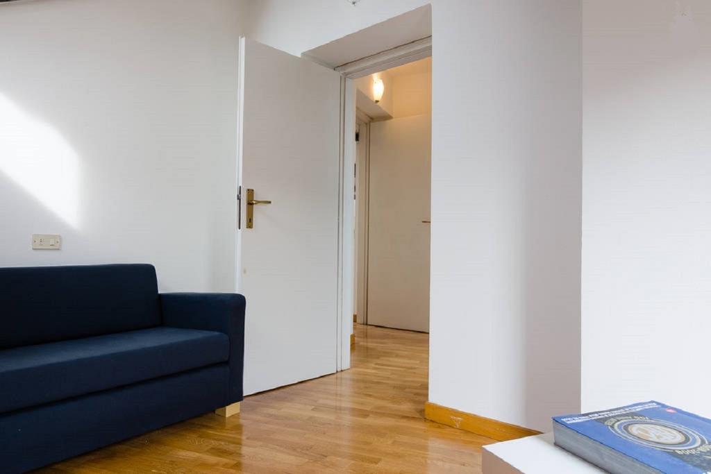 V12 Design Apartments ميلان الغرفة الصورة